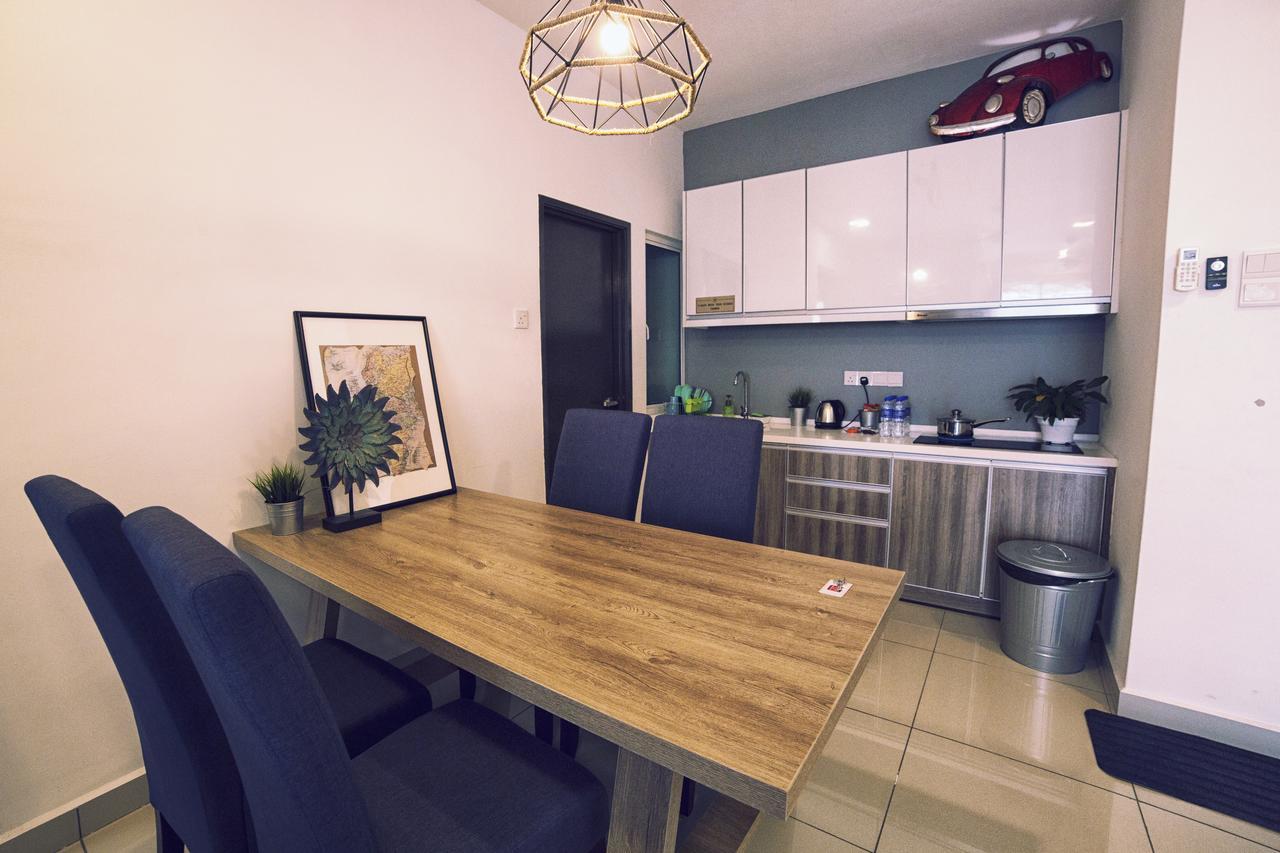 Merton Homestay *